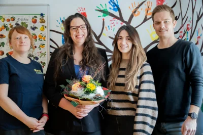 von links: Manu Moissl (Einrichtungsleitung), Lena Landenberger, Steffi Götz (Geschäftsführerin) und Flo Lechner (Vorsitzender) (Bild vergr&ouml;&szlig;ern)