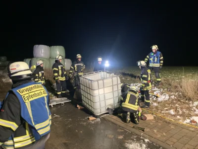 Übung zur technischen Hilfeleistung (Bild vergr&ouml;&szlig;ern)