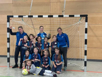Foto zu Meldung: E-Juniorinnen von Basche United (Mädchen) nahmen am 2. Winter-Cup des 1. FC Wunstorf in Wunstorf teil ...