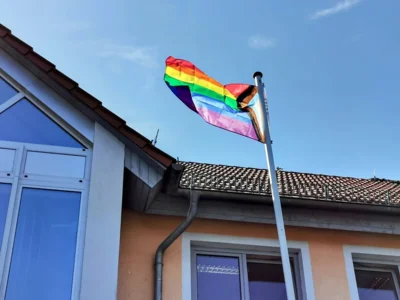 Hissung der Progress-Flagge (Bild vergr&ouml;&szlig;ern)