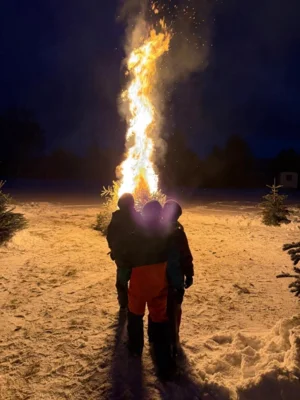 Weihnachtsbaumverbrennen (Bild vergr&ouml;&szlig;ern)