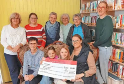 Spende des Strick- und Kreativtreff Höhn an den Förderverein der Grundschule St. Barbara Höhn (Bild vergr&ouml;&szlig;ern)