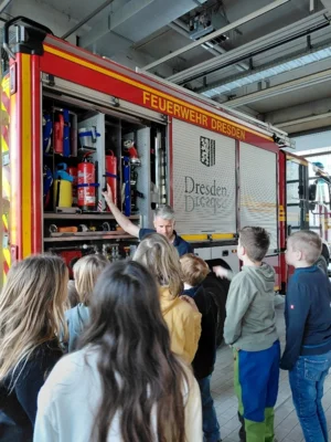 Ausflug zur Berufsfeuerwehr nach Dresden (Bild vergr&ouml;&szlig;ern)