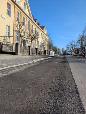 Landesbetrieb Straßenwesen beseitigt Winterschäden auf der Landesstraße