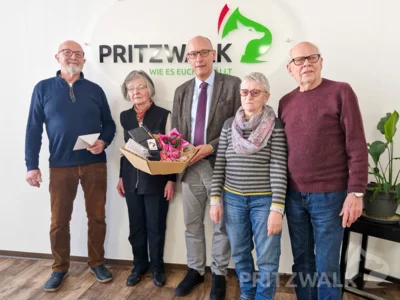 Hannelore Baumann (2.v.l.) war 30 Jahre aktiv für die Pritzwalker Senioren tätig, erst im Seniorenrat und ab 2014 im Seniorenbeirat.  Foto: Stadt Pritzwalk (Bild vergr&ouml;&szlig;ern)