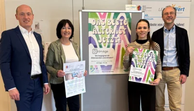 Foto von links: Bürgermeister Jonathan Berggötz, Angelika Strittmatter (Generationentreff LEBENSWert e.V), Denise Künstler (Hochschule Furtwangen), Martin Troll (Generationentreff LEBENSWert e.V.)