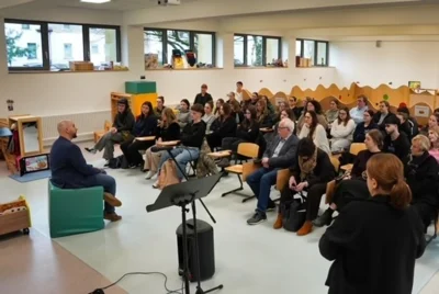 „Erinnerungen einer vergessenen Kindheit“ – Ein bewegende Filmvorführung an der Akademie für Erzieherinnen und Erzieher