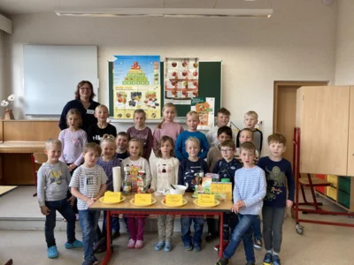 Herbstzeit in der Hans-Nadler-Grundschule Gröden (Bild vergr&ouml;&szlig;ern)