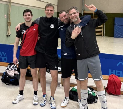 Foto zur Meldung: Auswärts‑Krimi in Langenholtensen endet erfolgreich Foto zur Meldung: Auswärts‑Krimi in Langenholtensen endet erfolgreich