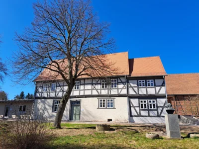 Molmerswende, Gottfried-August-Bürger-Museum, Gestaltung Außenanlage (Bild vergr&ouml;&szlig;ern)