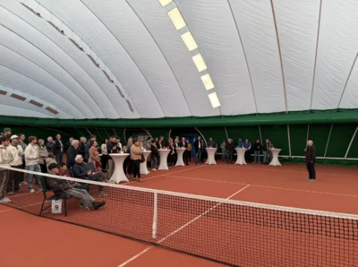 Seligenstadt feiert neue Tennis-Traglufthalle (Bild vergr&ouml;&szlig;ern)