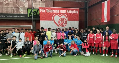 Kick out Racism (Bild vergr&ouml;&szlig;ern)
