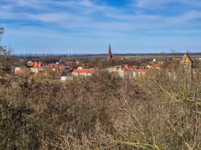 Um diese Jahreszeit bietet sich bei bestem Wetter ein schöner Blick auf Pritzwalk. Foto: Stadt Pritzwalk (Bild vergr&ouml;&szlig;ern)