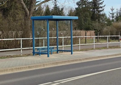 Neue Bushaltehalle in der Jerichower Straße (Bild vergr&ouml;&szlig;ern)