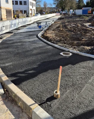 Gehweg am Steinweg fast fertig (Bild vergr&ouml;&szlig;ern)