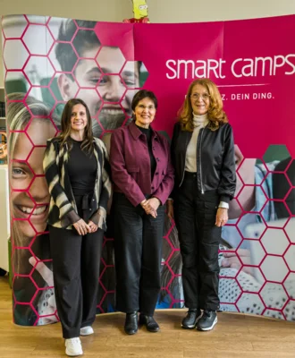Smart Camp mit Ministerin Petra Berg (Bild vergr&ouml;&szlig;ern)