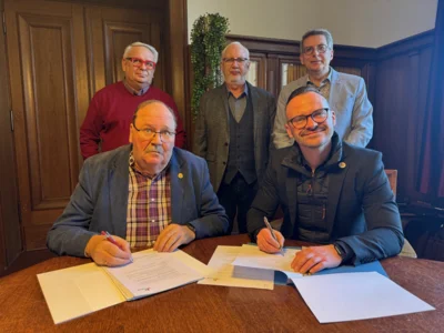 (von links) Jens Knillmann, Andreas Madauß und Fred Schenk vom Landesverband Brandenburg der Gartenfreunde, LAGA-Geschäftsführer Ernst Volkhardt und Wittenberges Bürgermeister Dr. Oliver Hermann I Foto: Martin Ferch (Bild vergr&ouml;&szlig;ern)