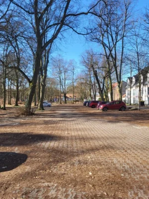 Hinweis zur Parkplatzreinigung