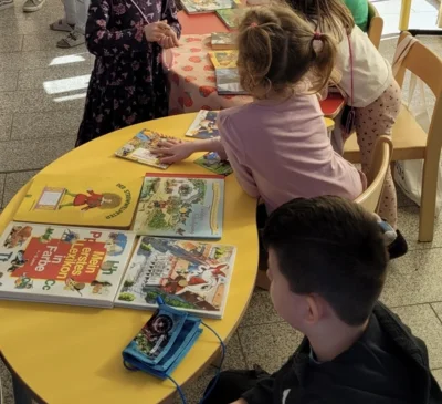 Bücherflohmarkt am Ende unserer Projektwoche (Bild vergr&ouml;&szlig;ern)