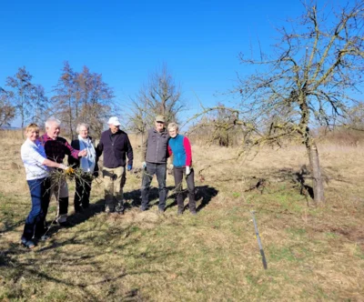 Frühjahrsarbeiten auf der Streuobstwiese