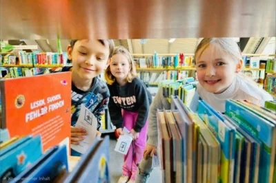 Meldung: Ausflug der Klasse 2b in die Stadtbücherei