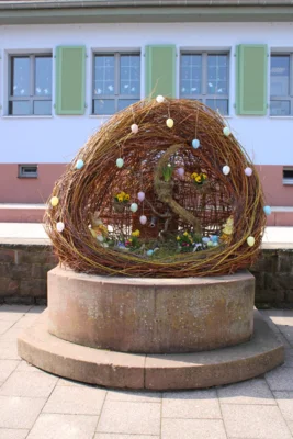 Osterbrunnen 2026 (Bild vergr&ouml;&szlig;ern)