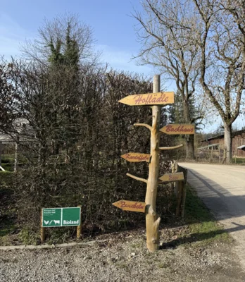 Besuch auf dem Biobauernhof Kneißle in Mussingen (Bild vergr&ouml;&szlig;ern)