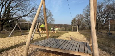 Neue Spielgeräte auf dem Spielplatz am Rodelberg