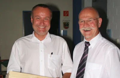 Man trifft sich wieder im Puschendorfer Gemeinderat: Bertram Schacher (l.) zieht mit der SPD ein, Alt-Bürgermeister Wolfgang Kistner für die CSU. Zu sehen ist das Duo hier im Jahr 2010 auf der Jahreshauptversammlung des Deutsch-Italienischen Freundeskreises