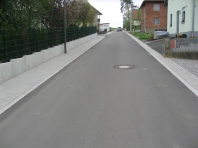 Schutzstraße (Bild vergr&ouml;&szlig;ern)