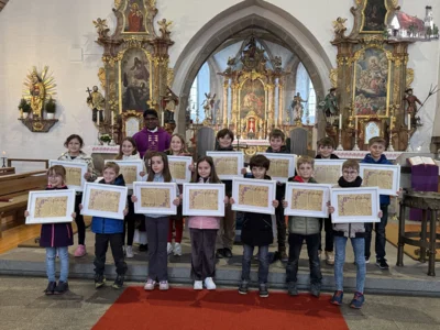 Glaubensbekenntnis Kommunionkinder Miltach 2026 (Bild vergr&ouml;&szlig;ern)
