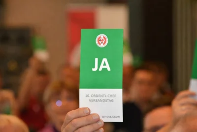 Wahljahr 2026: So läuft der Weg von den Kreistagen bis zum Verbandstag