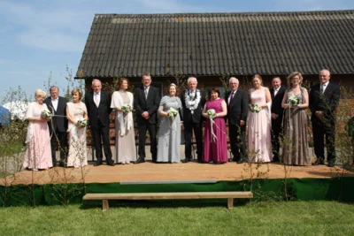 v.l. Christa u. Albert Kühling, Marlies u. Hubert Scheele, Elisabeth u. Herbert Schilmöller, Königspaar Irmgard u. Bernard Scheele, Agnes u. Herbert Erdmann, Dominika u. Matthias Grafe, Beate u. Hans Scheele (Bild vergr&ouml;&szlig;ern)