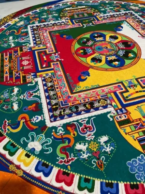 Buddhistische Mönche aus Indien gestalten Sandmandala in Bad Boll