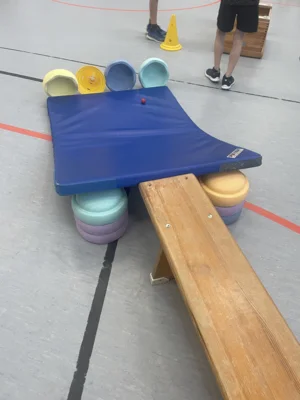 Sportunterricht (Bild vergr&ouml;&szlig;ern)
