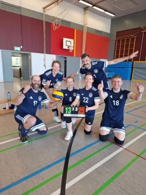 Volleyball: Spieltag der 1.Mannschaft in Östringen. (Bild vergr&ouml;&szlig;ern)