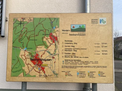 Erneuerung der Wandertafel am Rathaus (Bild vergr&ouml;&szlig;ern)