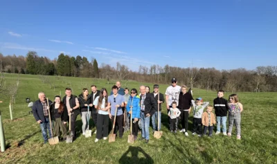 Baumpflanzung der Ehepaare von 2025 (Bild vergr&ouml;&szlig;ern)