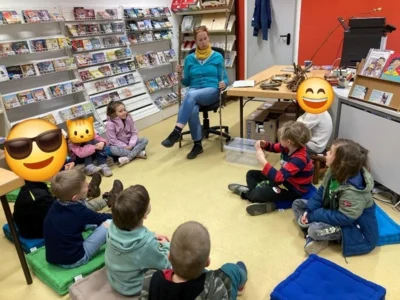 Kita Rasselbande in der Bibliothek - alles über Stöcke! (Bild vergr&ouml;&szlig;ern)