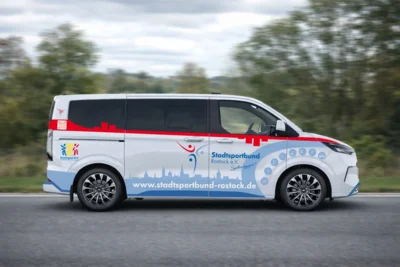 Neuer Vereinsbus steht zur Nutzungsüberlassung bereit (Bild vergr&ouml;&szlig;ern)
