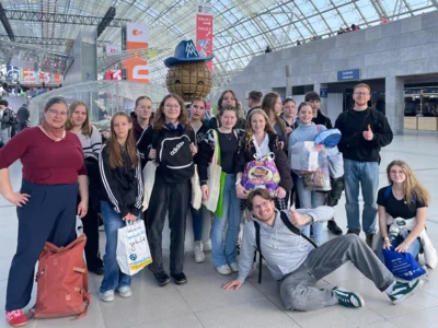 Buchmesse-Abenteuer in Leipzig: Schülerinnen und Schüler erkunden Literatur, Manga und Comics (Bild vergr&ouml;&szlig;ern)