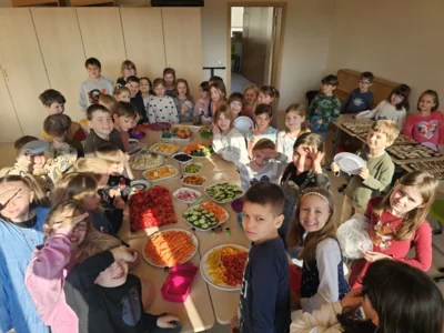 Gesundes Frühstück unserer 1 a und b (Bild vergr&ouml;&szlig;ern)