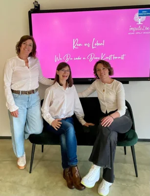 Monika Schmidberger (v.l.), Elisabeth Schönberger und Lisa Högerl referierten zum Thema „Rein ins Leben – Raus aus der Erschöpfung“.