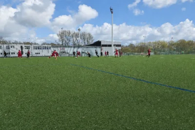 Kampfgeist und Wetterkapriolen: Unsere Kicker der WK III im Wersestadion (Bild vergr&ouml;&szlig;ern)