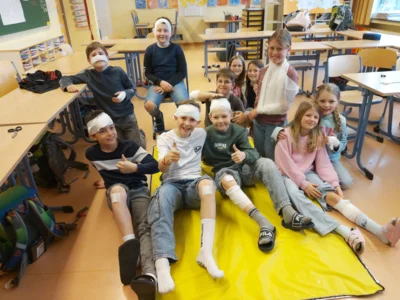 Erste-Hilfe-Kurs für Klasse 4 (Bild vergr&ouml;&szlig;ern)