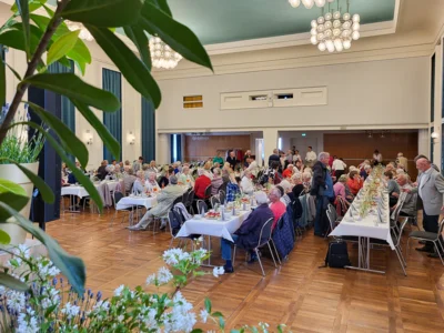 30 Jahre Seniorenbeirat der Stadt Pritzwalk und die Brandenburgische Seniorenwoche werden am 19. Mai im Pritzwalker Kulturhaus gefeiert – hier ein Foto von der Festveranstaltung im vergangenen Jahr. Foto: Stadt Pritzwalk (Bild vergr&ouml;&szlig;ern)