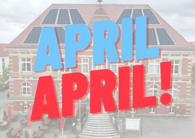 Foto: Mit der Rathaus-Sanierung inklusive Solarpaneelen und neuer Etage erlaubten wir uns einen Aprilscherz. Grafik: Stadt Calau Foto zur Meldung: Nachlese vom 1. April: Das Rathaus wird saniert, aber…