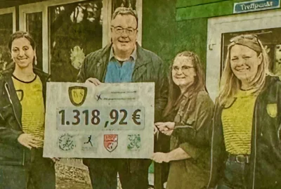 Übergabe des Spendenschecks an das Lebenshilfe HPZ (Bild vergr&ouml;&szlig;ern)