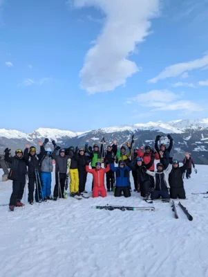 Meldung: Auffe aufn Berg und oba mit de Ski…