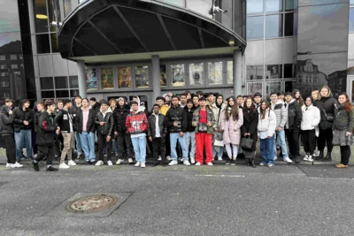 Meldung: Ein Kino nur fürs BKO – Ausflug der Schüler*innen der Internationalen Förderklassen
